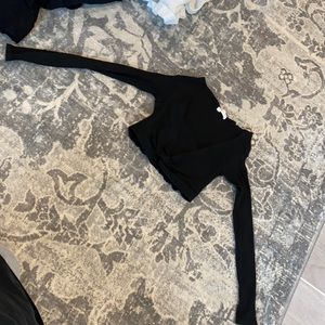 long sleeve crop top